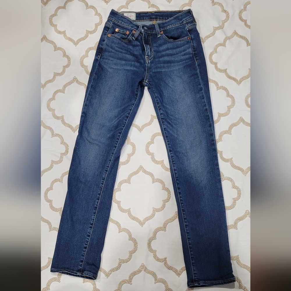 GAP Women's Straight Leg Blue Jeans